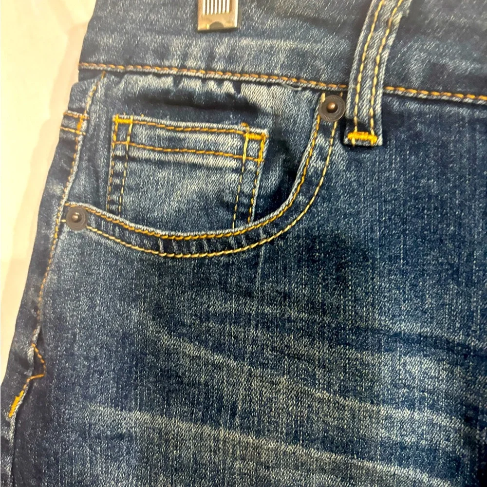 NWT Bit & Bridle womens size 8 Blue Denim Skirt with 5 pockets & zip closure.